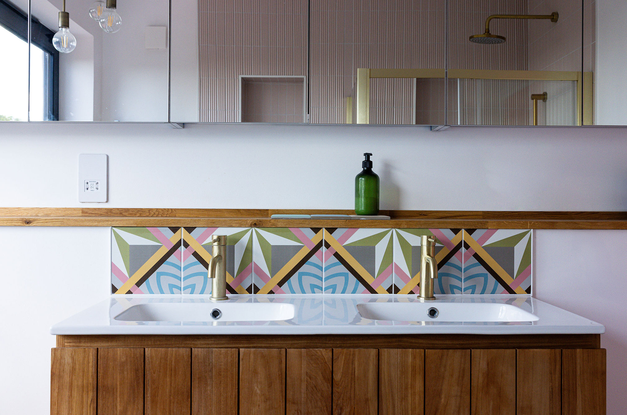 M&M House Kitchen
